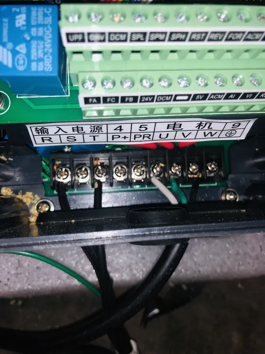 Stepper drivers and terminal blocks in the control box