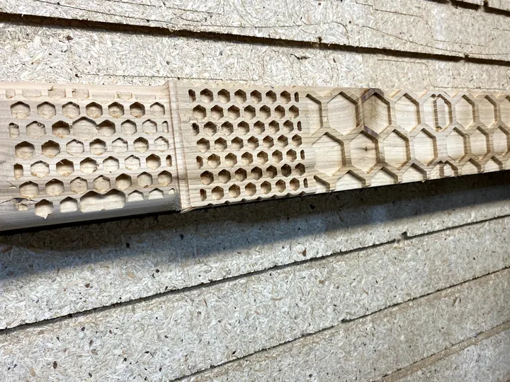 A honeycomb pocket test in a plywood sheet